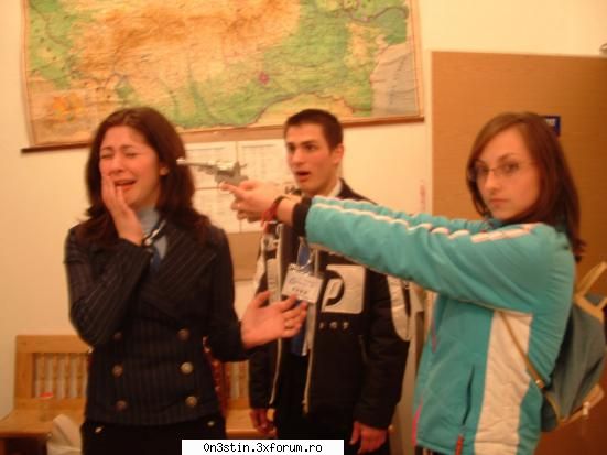 s-a dat liber poze!!! stire bomba: fleoshk!! scene violente sediul onestin: urma unei supradoze